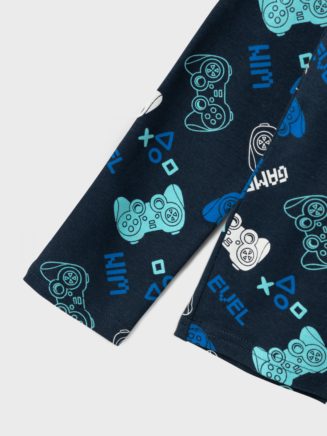 model_shot-front_full